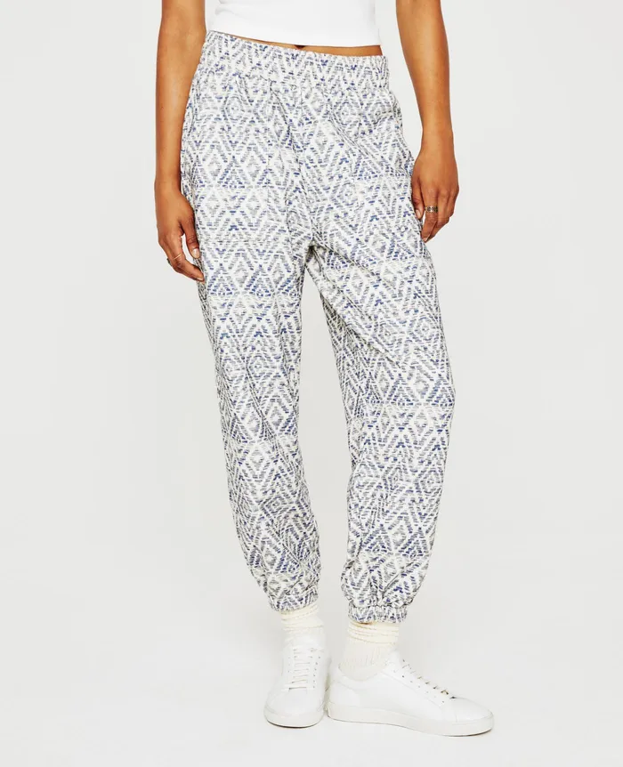 AG Jeans Pants Women Nova Sweatpant DIAMOND CHEVRON BLUE MULTI AG Jeans Pants Women Nova Sweatpant DIAMOND CHEVRON BLUE MULTI