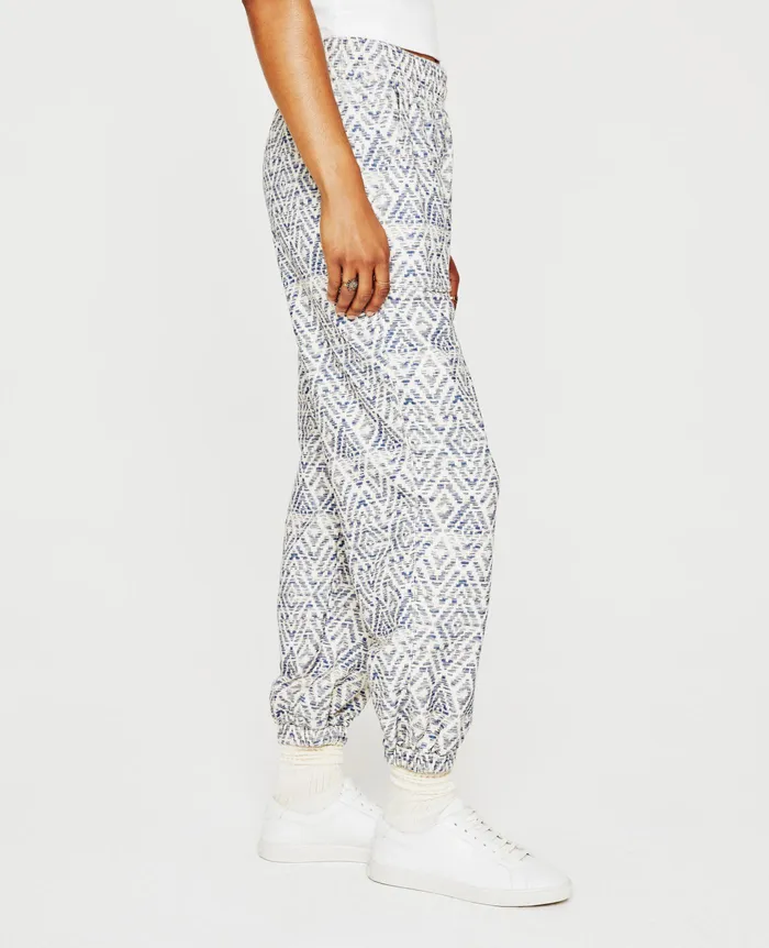 AG Jeans Pants Women Nova Sweatpant DIAMOND CHEVRON BLUE MULTI AG Jeans Pants Women Nova Sweatpant DIAMOND CHEVRON BLUE MULTI