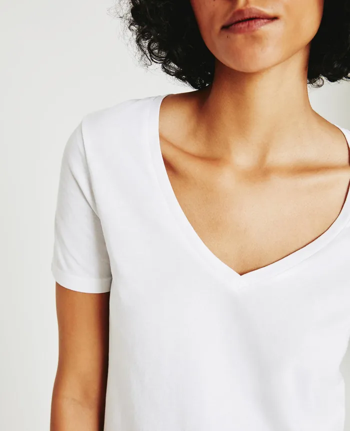 AG Jeans Tees and Tanks Women Jagger Vee TRUE WHITE AG Jeans Tees and Tanks Women Jagger Vee TRUE WHITE