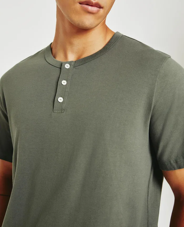 AG Jeans Tees Men Bryce Short Sleeve Henley HUNTER SAGE AG Jeans Tees Men Bryce Short Sleeve Henley HUNTER SAGE