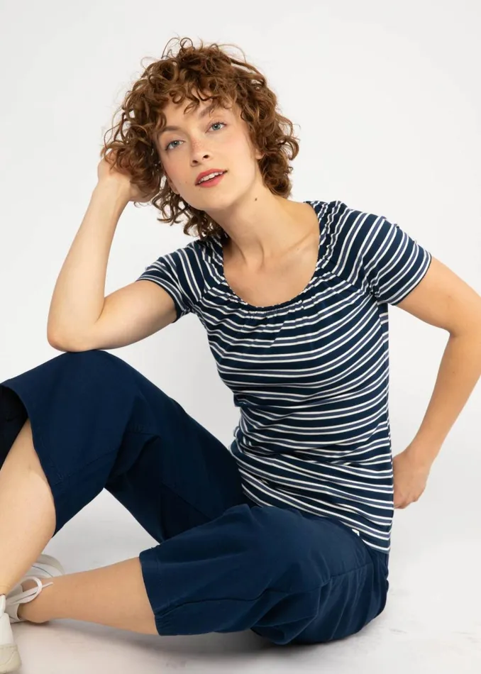Blutsgeschwister TShirt Vintage Heart Blue Women Tops