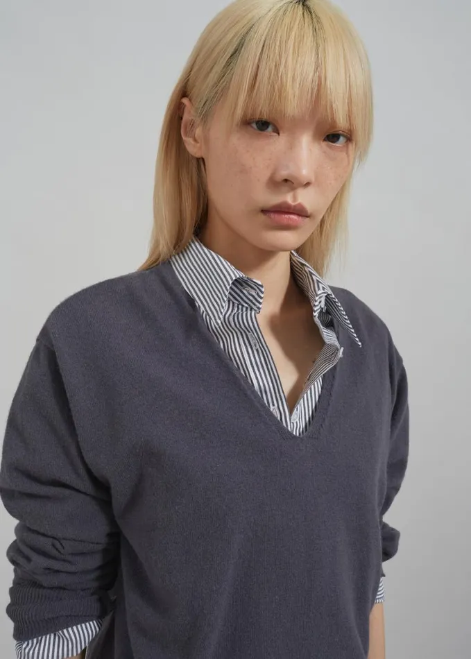 Clothing Women The Frankie Shop Ames V Neck Sweater 8211 Charcoal