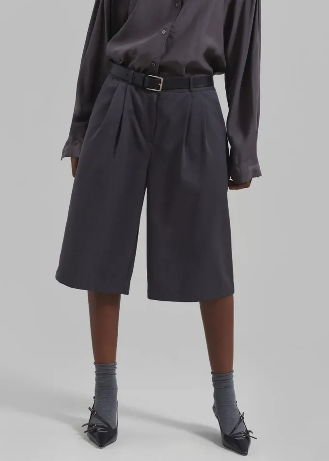 Clothing Women The Frankie Shop Wilma Pleated Bermuda Shorts 8211 Charcoal