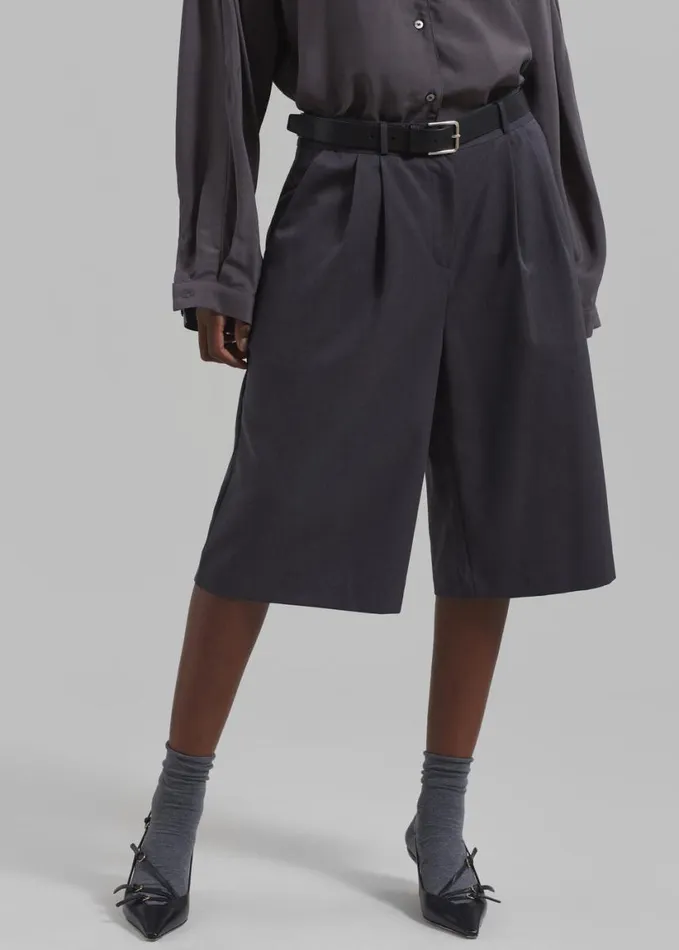 Clothing Women The Frankie Shop Wilma Pleated Bermuda Shorts 8211 Charcoal
