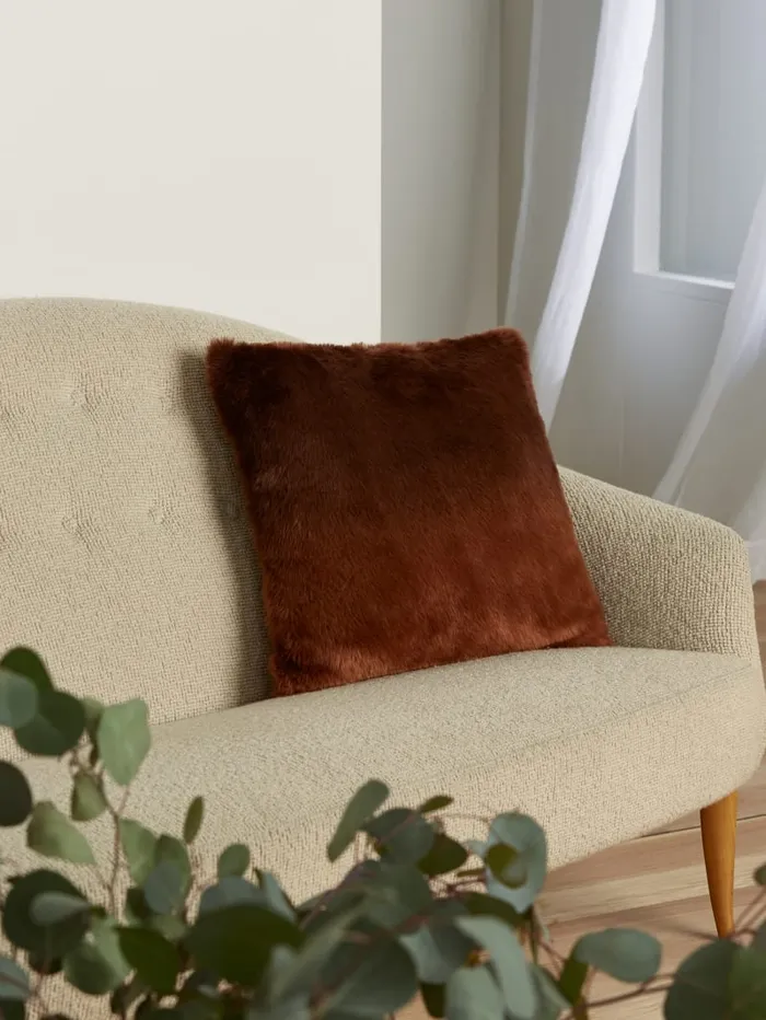 GUESS Home FauxFur Pillow Brown 8211 Women