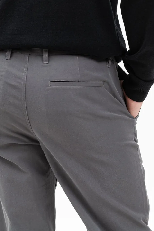 Men Aros Solotex Chino Battleship Grey Norse Projects Trousers