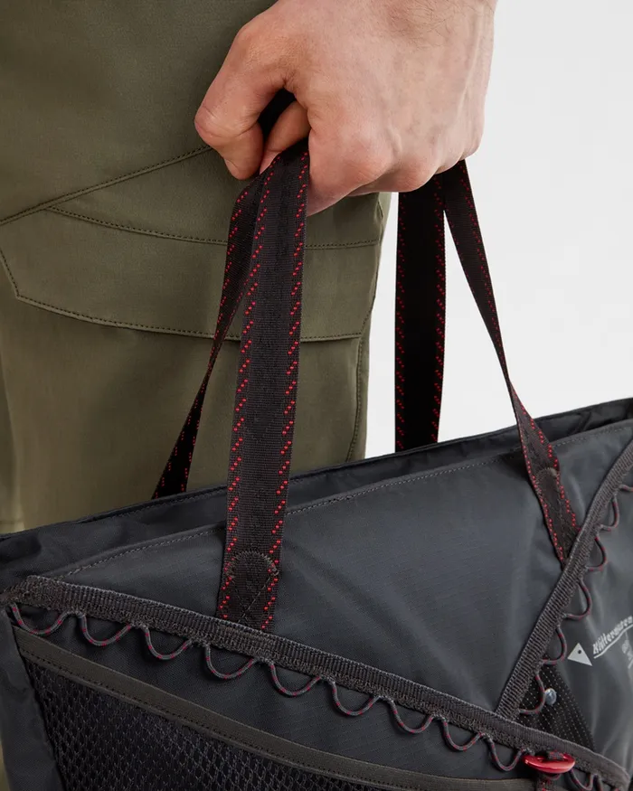 MenWomen Urur Gear Tote Bag 23L Raven Klttermusen Tote Bags