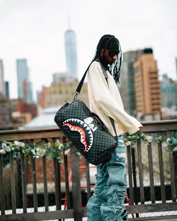 SNOOPY DAY OFF DUFFLE Bags SPRAYGROUND