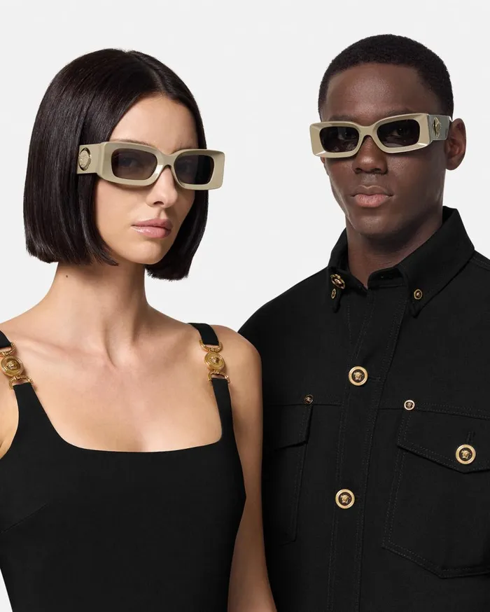 Versace Sunglasses Medusa Medallion Sunglasses Green 8211 MenWomen Versace Sunglasses Medusa Medallion Sunglasses Green 8211 MenWomen