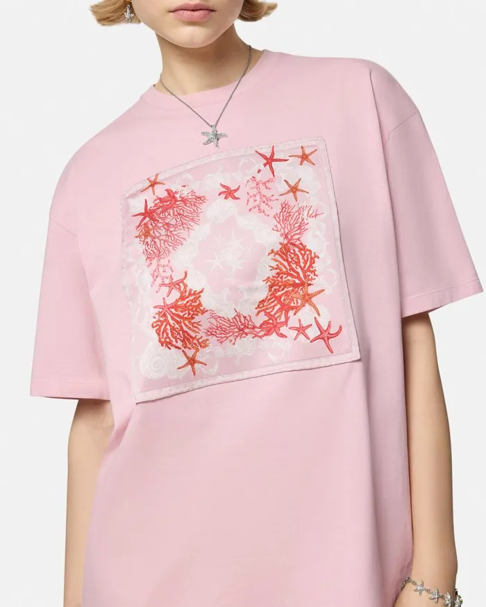 Versace TShirts and Sweatshirts Barocco Sea Oversized TShirt Pinkprint 8211 Women Versace TShirts and Sweatshirts Barocco Sea Oversized TShirt Pinkprint 8211 Women