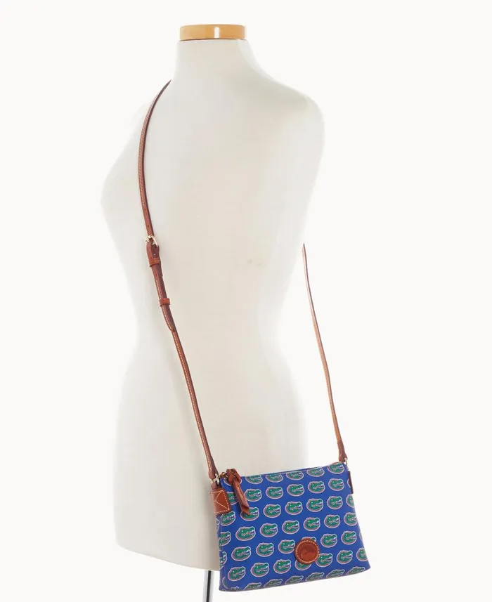 Woman Collegiate University Of Florida Crossbody Pouchette University Of Florid Dooney and Bourke Crossbodies Woman Collegiate University Of Florida Crossbody Pouchette University Of Florid Dooney and Bourke Crossbodies