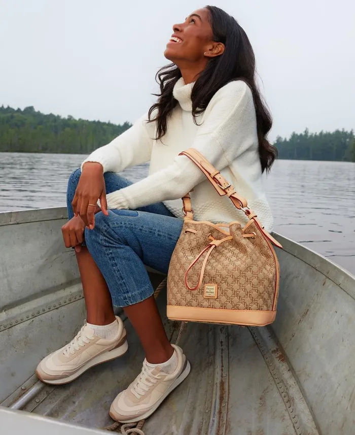 Woman Maritime Drawstring Brown Dooney and Bourke Shoulder Bags Woman Maritime Drawstring Brown Dooney and Bourke Shoulder Bags