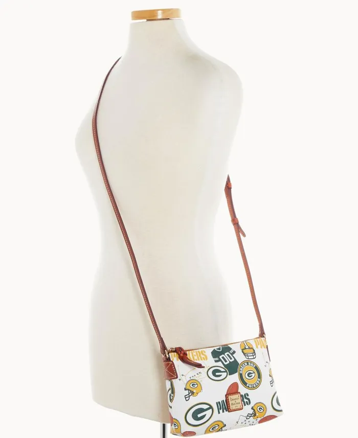 Woman NFL Packers Crossbody Pouchette Packers Dooney and Bourke Crossbodies Woman NFL Packers Crossbody Pouchette Packers Dooney and Bourke Crossbodies