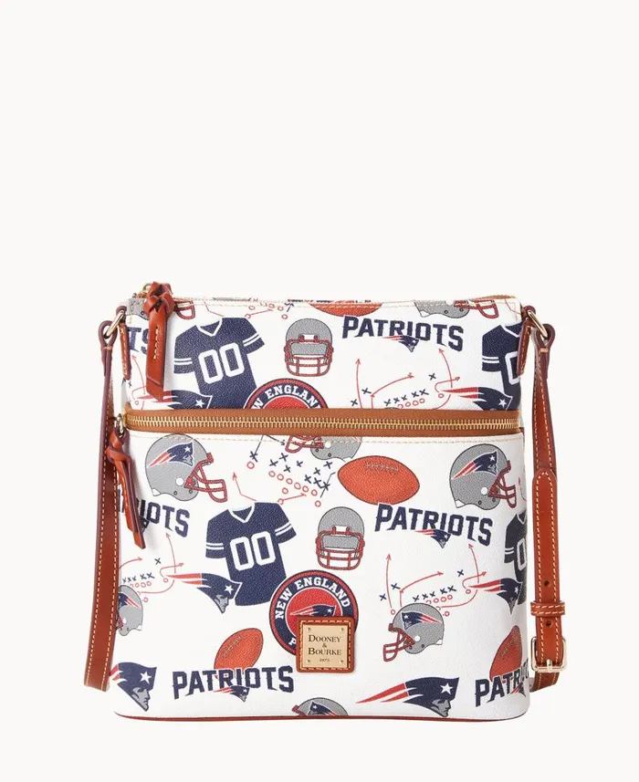 Woman NFL Patriots Crossbody Patriots Dooney and Bourke Crossbodies