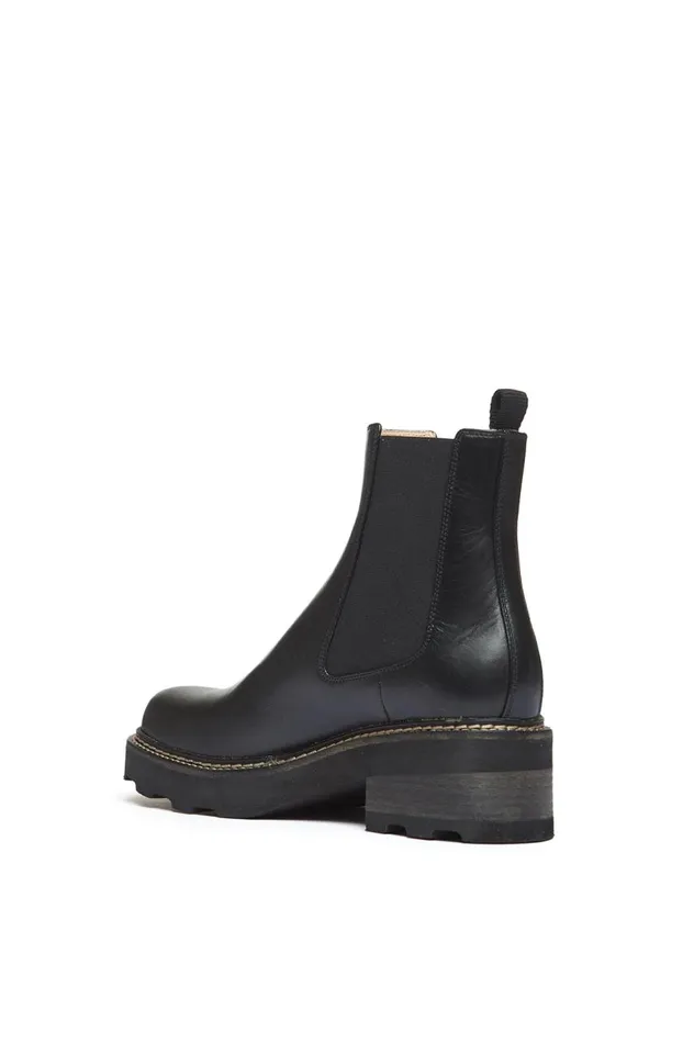 Women Boots Gabriela Hearst Jil Chelsea Boot In Black Leather