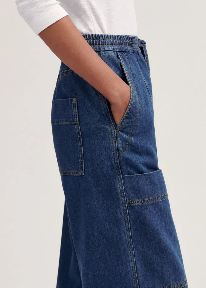 Women Cargo Travel Jean Mid Wash MEEM