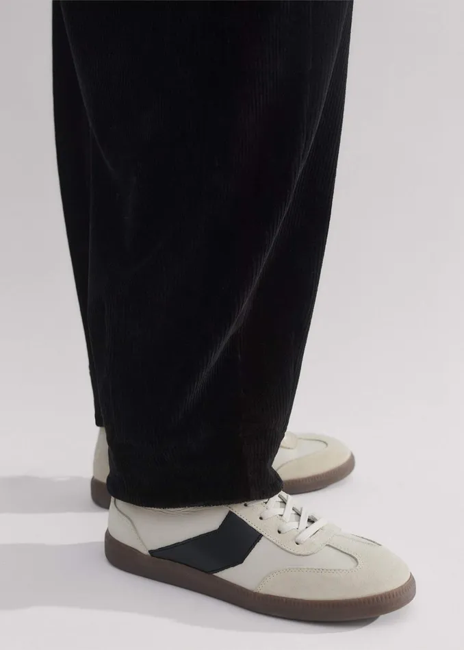 Women Cord Velour Statement Sweatpant Black MEEM