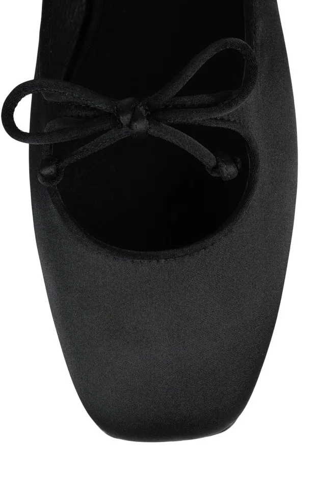 Women Jeffrey Campbell ClosedToe Elaine