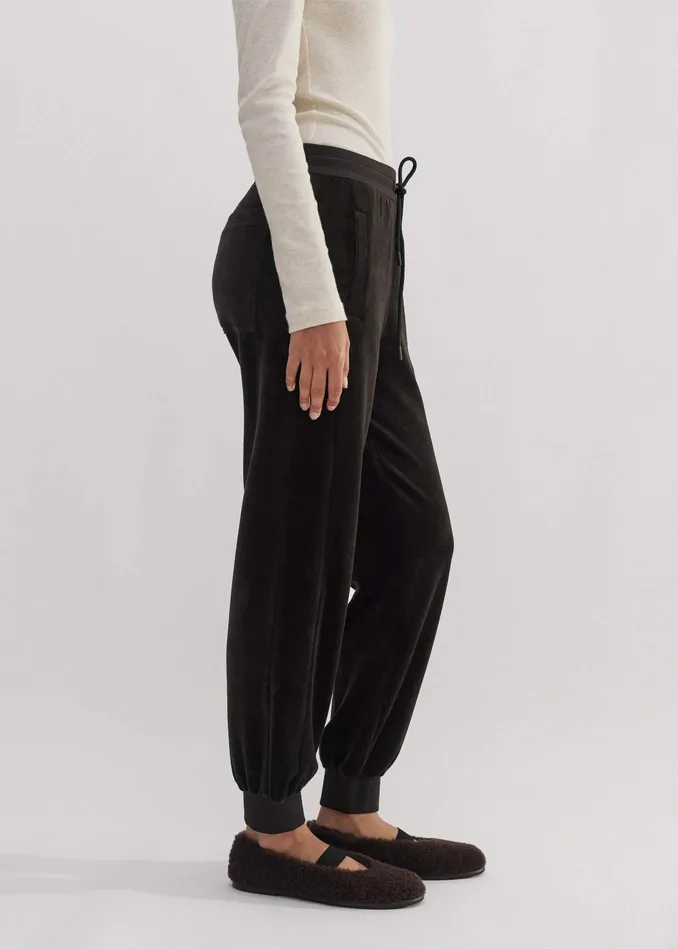 Women Rib Trim Velour Jogger Double Espresso MEEM