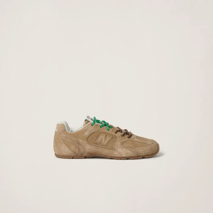 Women Sneakers Miu Miu New Balance X Miu Miu 530 SL Suede Sneakers Ecru Women Sneakers Miu Miu New Balance X Miu Miu 530 SL Suede Sneakers Ecru